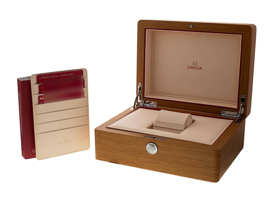 Omega Planet Ocean 215.30.44.21.04.001 Image 5